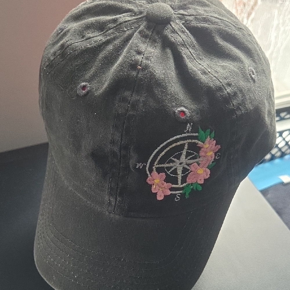 Black Structured Baseball Cap With Embroidered Lo… - image 5